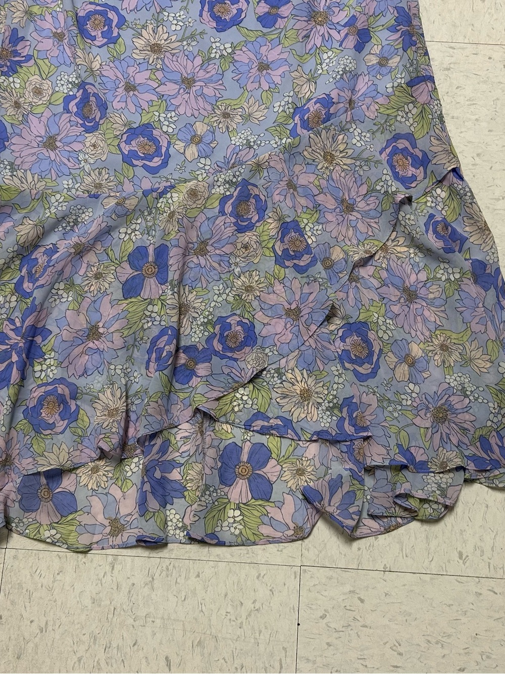 NWT ASTR The Label Lavender Floral Puff Sleeve Ruffle Midi Dress L Cottagecore - Picture 5 of 11